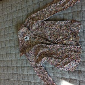 Fun Tradlands original Lydia floral button up long sleeve small shirt